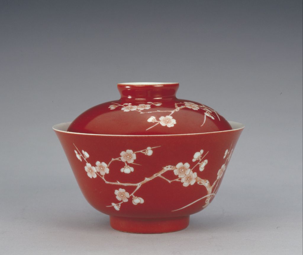 图片[1]-Coral red ground white plum covered bowl-China Archive